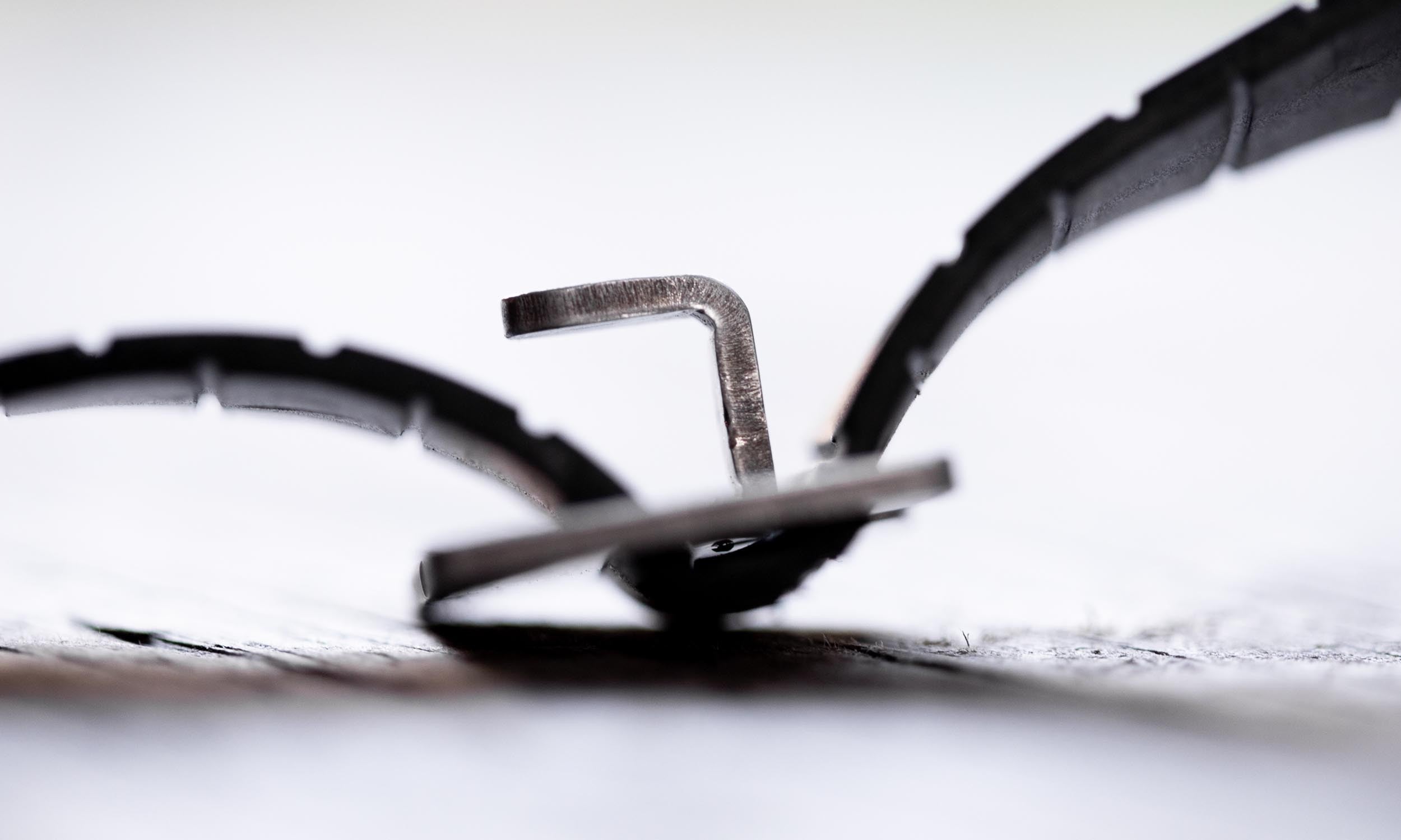 Skins JONES Nomad Clip trasero universal (rojo)