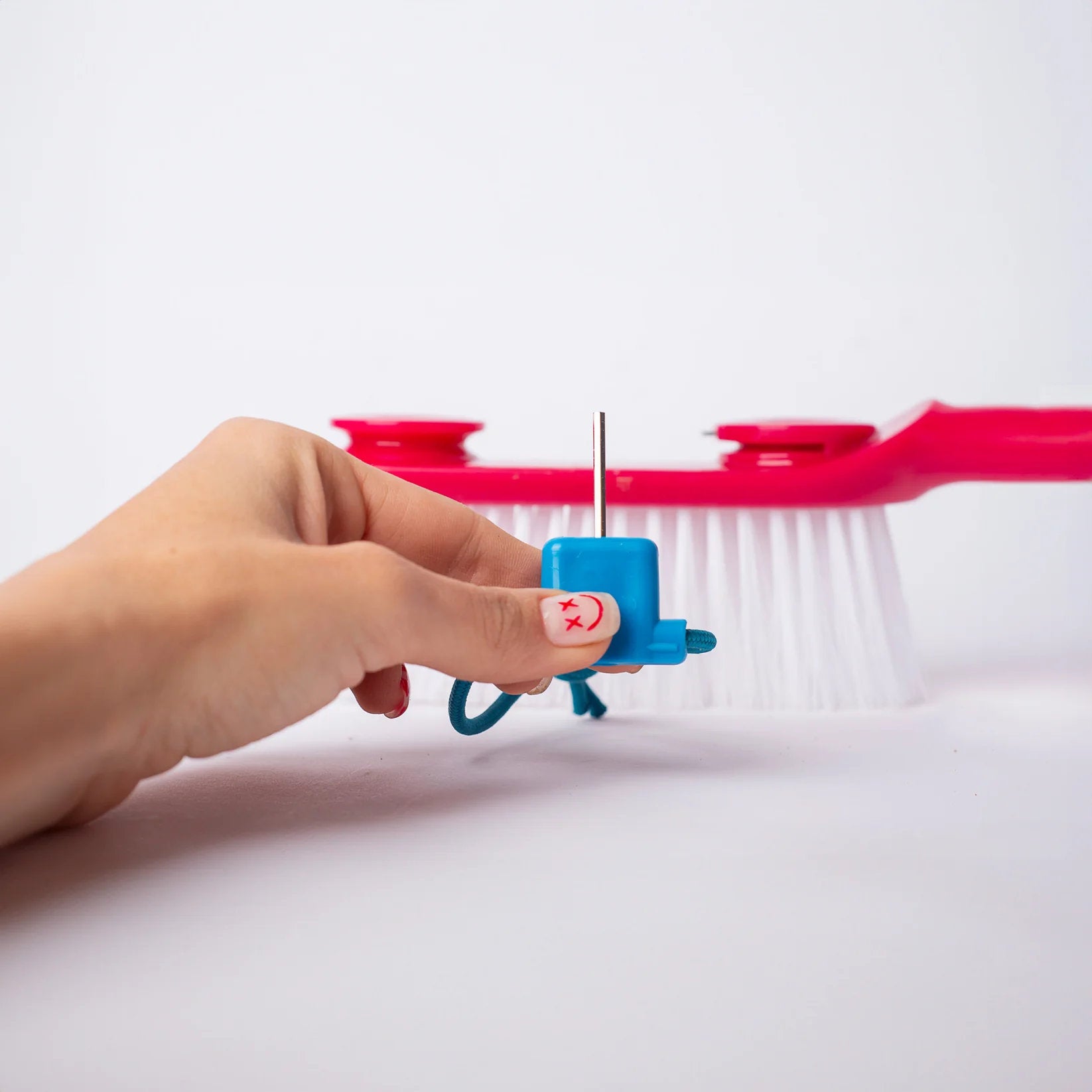 LISS - Surf Brush Multi-tool - Red