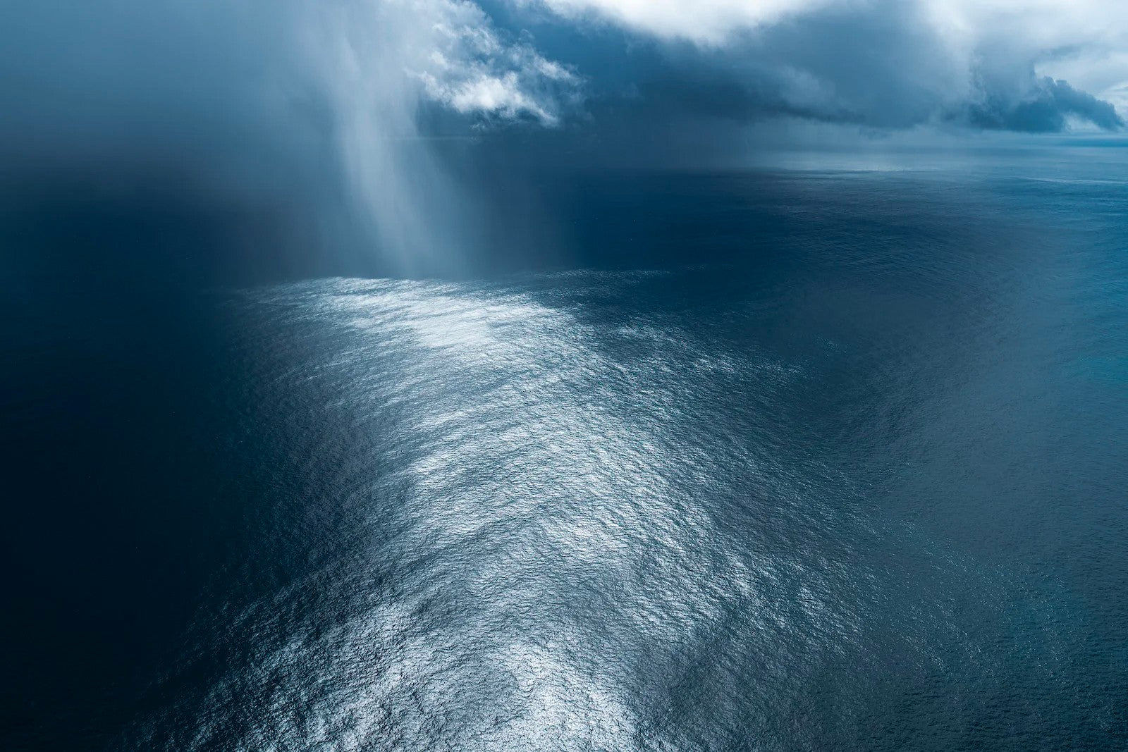 Gestalten - The Oceans - The maritime Photography of Chris Burkard